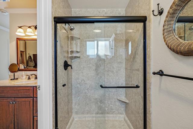 2611 Quail Ct., Union City CA: https://media.crmls.org/mediaz/f11bb260-22aa-4773-8c91-fb7ecca706f4.jpg