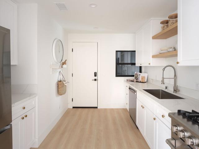 148 150 North Acacia, Solana Beach CA: https://media.crmls.org/mediaz/f11ca981-87fe-4093-a170-bf487ca25761.jpg