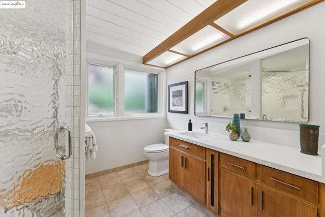 1415 Devonshire Dr, El Cerrito CA: https://media.crmls.org/mediaz/f11dc566-9804-4739-b183-8e92580ab41d.jpg