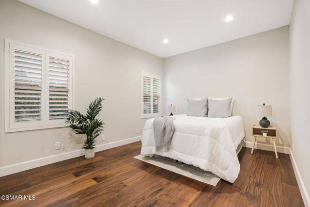 Image 26 of 53 For 591 Chippendale Avenue