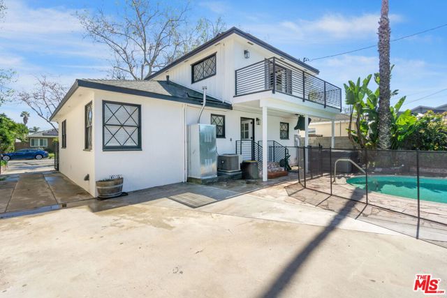 4723 Autry Avenue, Long Beach CA: https://media.crmls.org/mediaz/f11e6cf1-6eb9-43b4-9bdf-564eb608ff02.jpg