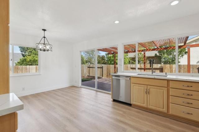 2856 Biddleford Drive, San Ramon CA: https://media.crmls.org/mediaz/f11ea20f-bf58-42b0-9000-4cfef990f2fc.jpg