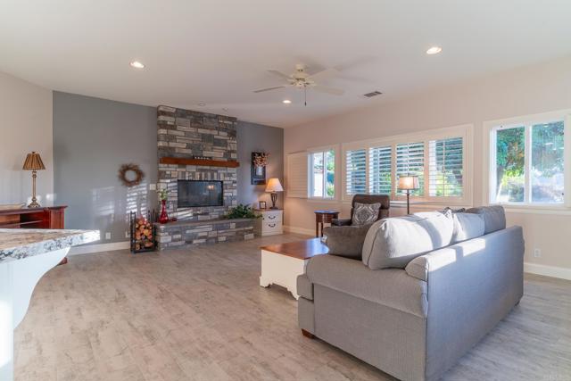 30646 Red Hawk Road, Valley Center CA: https://media.crmls.org/mediaz/f1216dcf-330f-489e-a1e1-c38c6498c4fd.jpg