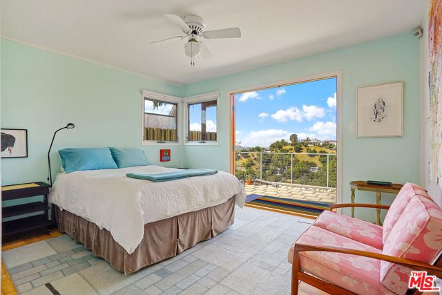 1865 UPPERTON Avenue, Los Angeles CA: https://media.crmls.org/mediaz/f1217126-60d5-4544-b532-f016b4f7ce87.jpg