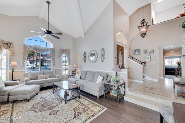 4542 Skidmore Court, Moorpark CA: https://media.crmls.org/mediaz/f1220a29-410c-4ab9-976c-03bdb0f14eb9.jpg