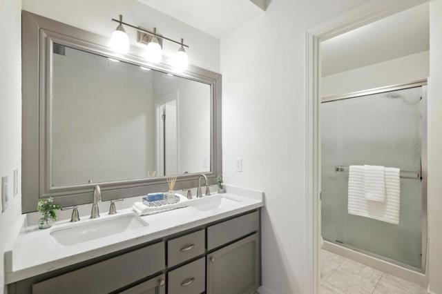 9345 Ivydale Circle, Elk Grove CA: https://media.crmls.org/mediaz/f122262b-d5dc-4e3d-8f77-af9eba1b0810.jpg
