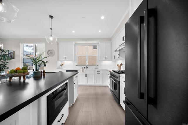 Image 11 of 59 For 812 Cleveland Street 1