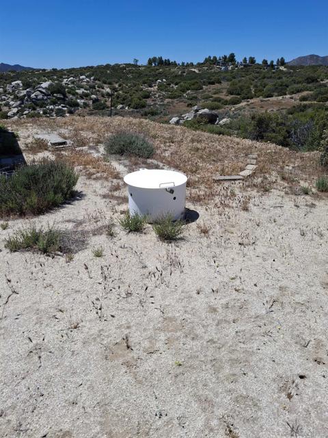 36151 Old Wilson Road, Ranchita CA: https://media.crmls.org/mediaz/f122ece4-9154-4eef-b00b-317369c0758c.jpg