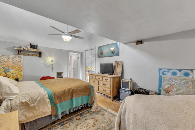 25585 Alderwood St Street, Idyllwild CA: https://media.crmls.org/mediaz/f122f918-486d-486a-830f-b2094da18033.jpg
