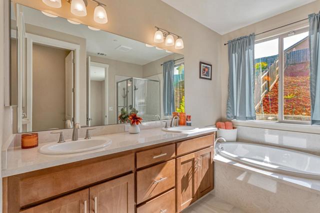 1575 Sunflower Drive, Hollister CA: https://media.crmls.org/mediaz/f123023e-b36c-402a-a8a0-47005e2cdf4a.jpg