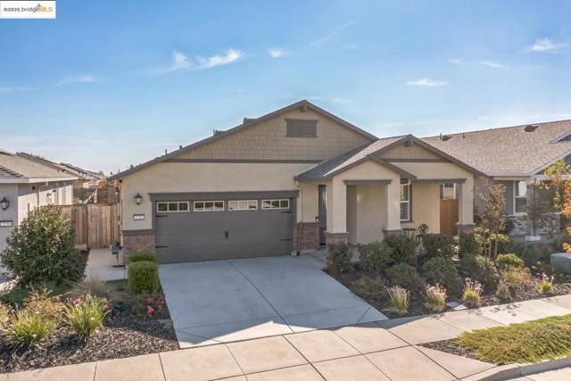 2242 Park PL, Rio Vista CA: https://media.crmls.org/mediaz/f1230cfa-84d9-4eb4-9847-a9040eff3585.jpg