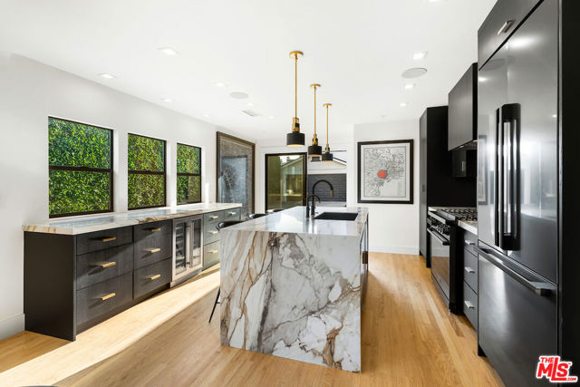 5319 West Boulevard, Los Angeles CA: https://media.crmls.org/mediaz/f1232e20-0ab4-417f-a380-fd8f21727e04.jpg