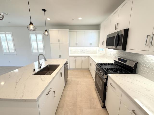 36350 Lasuen Street, Palm Desert CA: https://media.crmls.org/mediaz/f12373ed-f0a8-4555-88a0-caa19c0143e9.jpg