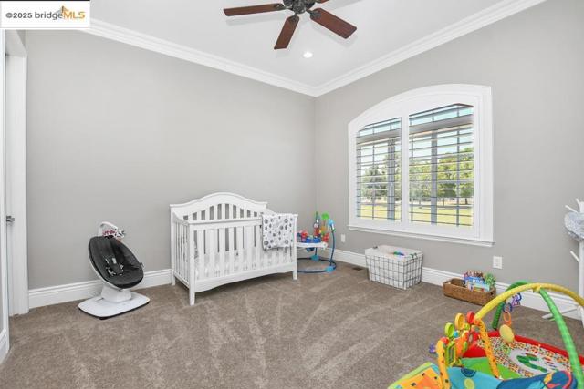 430 Ellisa Ln, Brentwood CA: https://media.crmls.org/mediaz/f124aaeb-1a8c-4ab4-9867-d8e2fb1ccbd8.jpg