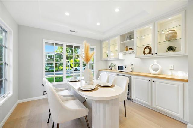 162 Del Monte Avenue, Los Altos CA: https://media.crmls.org/mediaz/f12510a3-8aaa-43b8-a21b-76f9a5b8c0a3.jpg