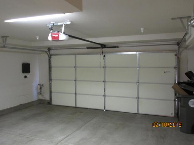 220 Paseo Bravo, Palm Desert CA: https://media.crmls.org/mediaz/f125ba73-e9bd-4f75-9e11-34f73faab589.jpg