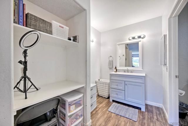 1721 Melrose Ave, Chula Vista CA: https://media.crmls.org/mediaz/f125e659-59de-4e59-a62e-a3c6322006e4.jpg