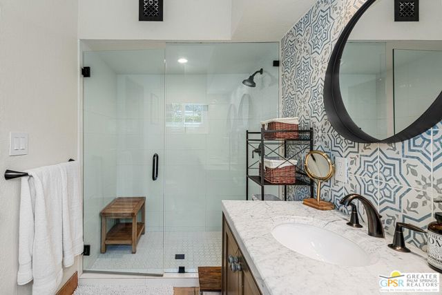 284 E Ocotillo Avenue, Palm Springs CA: https://media.crmls.org/mediaz/f125e9f8-18c6-4540-a958-45caf16f48bb.jpg