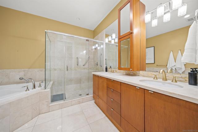 550 Front St, San Diego CA: https://media.crmls.org/mediaz/f1263790-5450-4ed7-a08d-4daf07b7cbda.jpg