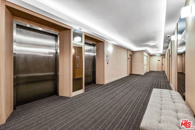 999 N Doheny Drive, West Hollywood CA: https://media.crmls.org/mediaz/f12675ff-2c33-4eb8-bfac-04dca8ba2214.jpg