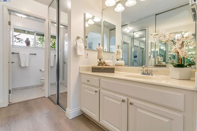 736 Tunbridge Rd, Danville CA: https://media.crmls.org/mediaz/f1269ad4-e25b-4cf1-8f30-924ac4a55dce.jpg