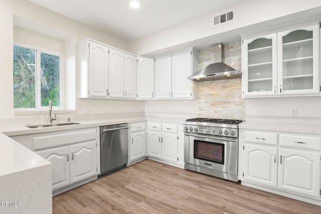 Detail Gallery Image 24 of 68 For 920 Glen Oaks Bld, Pasadena,  CA 91105 - 3 Beds | 3/1 Baths