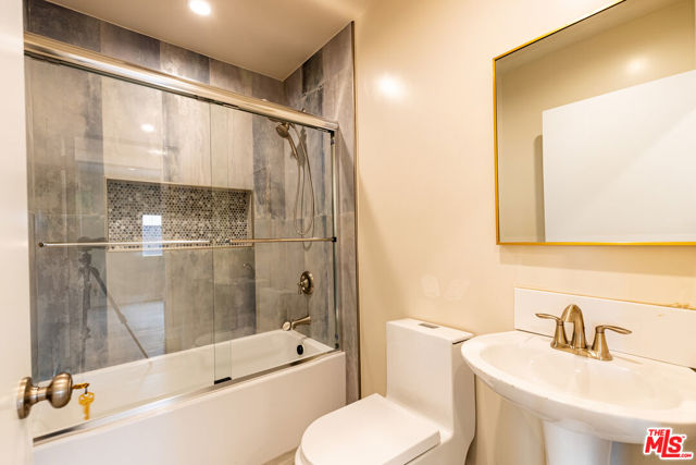 2656 W Carson Street, Torrance CA: https://media.crmls.org/mediaz/f127322b-9868-4b47-85ff-cd37e9db79d0.jpg