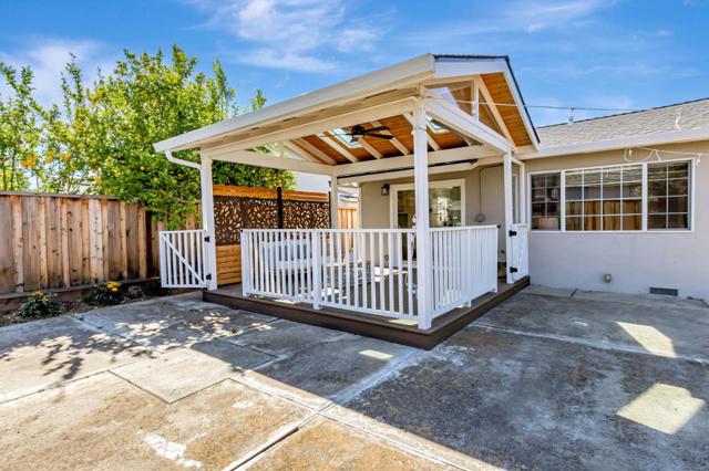 4730 Del Loma Court, Campbell CA: https://media.crmls.org/mediaz/f1275574-635a-4d9a-a1dd-80a9974078e3.jpg