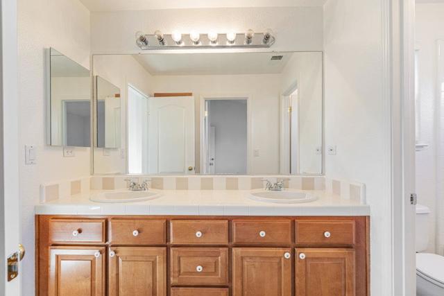 310 Via Vaquero Norte, San Juan Bautista CA: https://media.crmls.org/mediaz/f1276c9f-91f0-43f5-988b-1961da6ea0c7.jpg