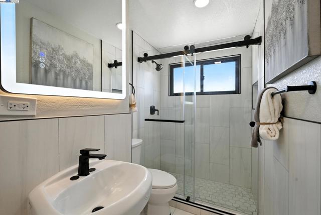 36686 Charles St, Newark CA: https://media.crmls.org/mediaz/f1279a0b-92b4-46c4-b045-75d40fe4c463.jpg