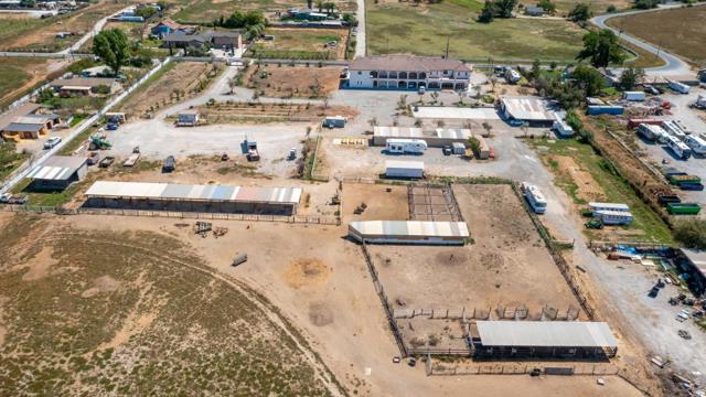 8440 Lovers Lane, Hollister CA: https://media.crmls.org/mediaz/f127af4d-228b-4480-b9ee-8b08895117f7.jpg