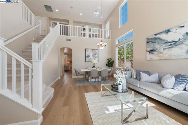5200 N Forestdale Cir, Dublin CA: https://media.crmls.org/mediaz/f1281fd1-2df4-4dfe-a1f5-a9fbb3bb61eb.jpg