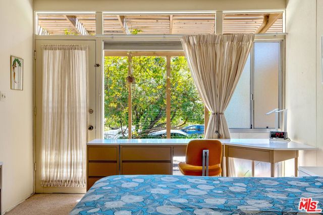 7545 Kimdale Lane, Los Angeles CA: https://media.crmls.org/mediaz/f128239f-1635-4e58-b89a-1bd0b4c920bd.jpg