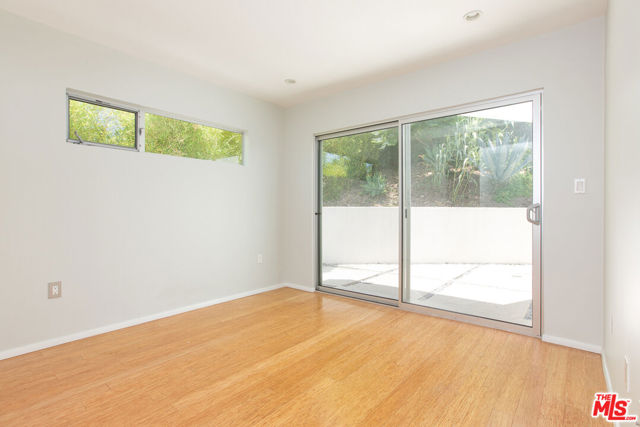 3907 De Longpre Avenue, Los Angeles CA: https://media.crmls.org/mediaz/f128b807-56ae-4074-a253-6fd1872bc9fa.jpg