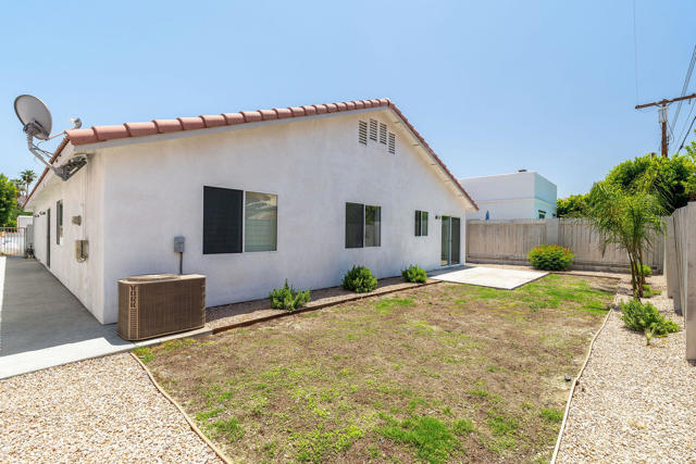 53045 Avenida Obregon, La Quinta CA: https://media.crmls.org/mediaz/f128c2f1-4497-4505-9eba-3c4450cf263c.jpg