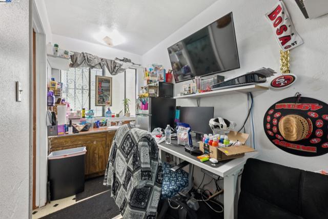 1018 Gilman Ave, San Francisco CA: https://media.crmls.org/mediaz/f129e945-8344-4a65-bd83-bf08e7c3d255.jpg