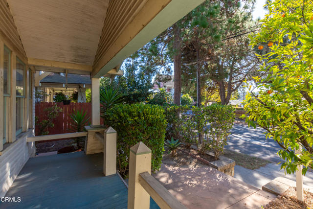 Detail Gallery Image 3 of 17 For 1508 De La Vina Street St, Santa Barbara,  CA 93101 - 2 Beds | 1 Baths