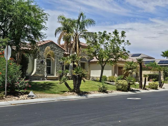 15 Via Verde, Rancho Mirage CA: https://media.crmls.org/mediaz/f12b22f6-6765-480d-bb13-8470c3e78e50.jpg