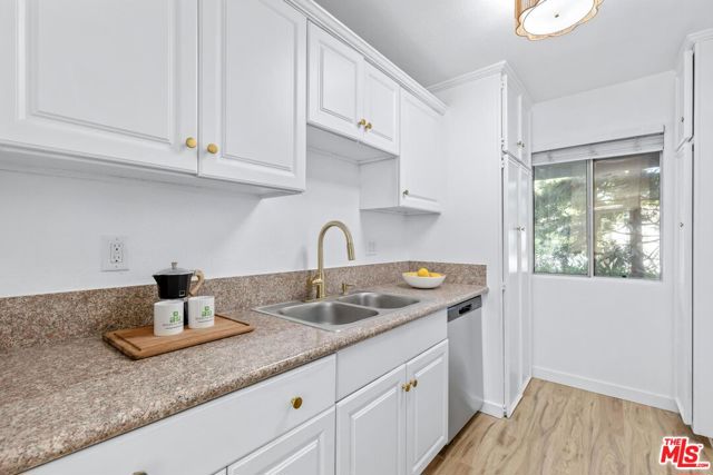 20134 Leadwell Street, Winnetka CA: https://media.crmls.org/mediaz/f12bb032-d8d9-4dec-8418-4c12a94cd7f2.jpg