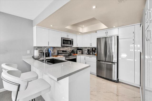 500 E Amado Road, Palm Springs CA: https://media.crmls.org/mediaz/f12ca764-2e74-43e5-83fc-87cefe244429.jpg