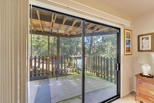 6 Stratford Place, Monterey CA: https://media.crmls.org/mediaz/f12cb08f-2d80-4a27-b13f-6a6b1808d279.jpg