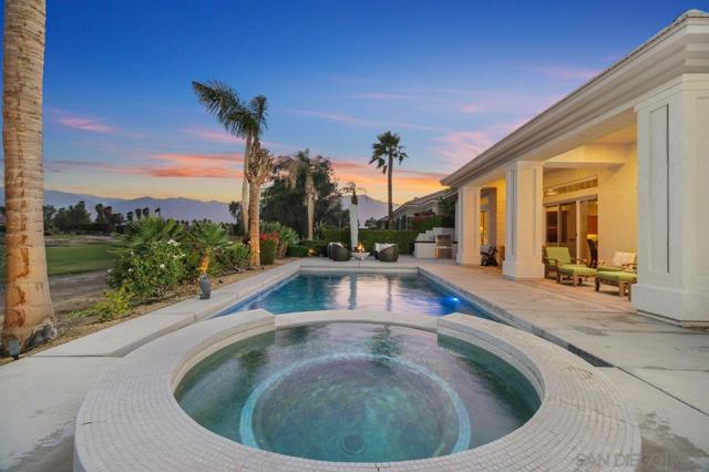38 Calle Del Norte, Rancho Mirage CA: https://media.crmls.org/mediaz/f12cfe59-5f9a-4c64-93d1-4b0ef238db66.jpg