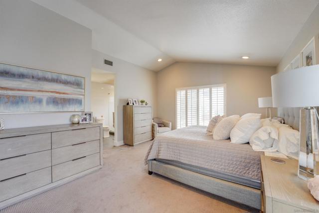 Image 18 of 33 For 11695 Scripps Lake Drive