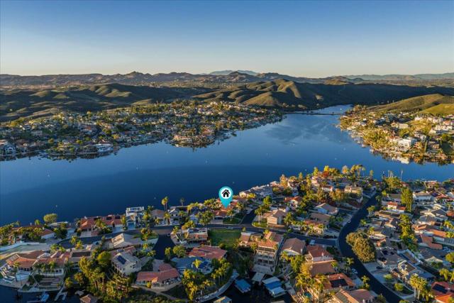 29795 Eagle Point Drive, Canyon Lake CA: https://media.crmls.org/mediaz/f12e3a65-d315-4b50-988e-d35c206304f3.jpg