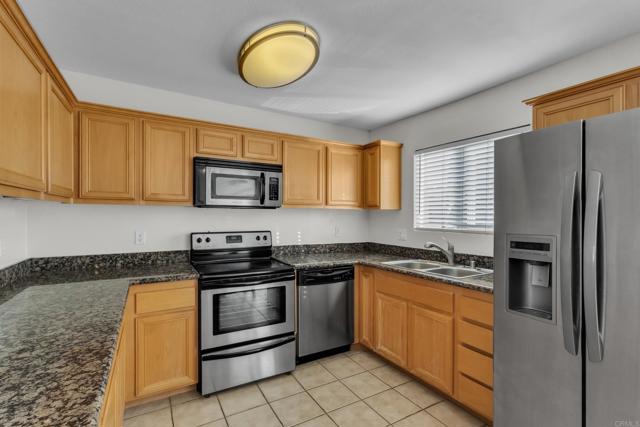 Detail Gallery Image 6 of 32 For 1000 S Mollison Ave #12,  El Cajon,  CA 92020 - 3 Beds | 2 Baths