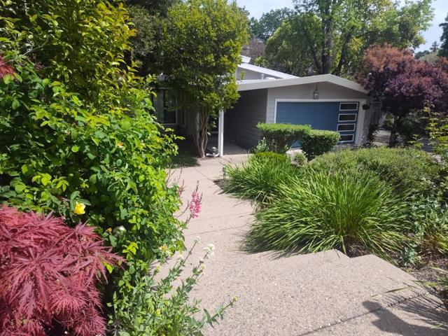 136 Lorie Court, Walnut Creek CA: https://media.crmls.org/mediaz/f130c0b6-9b61-4a27-970d-71aa9cec3a16.jpg