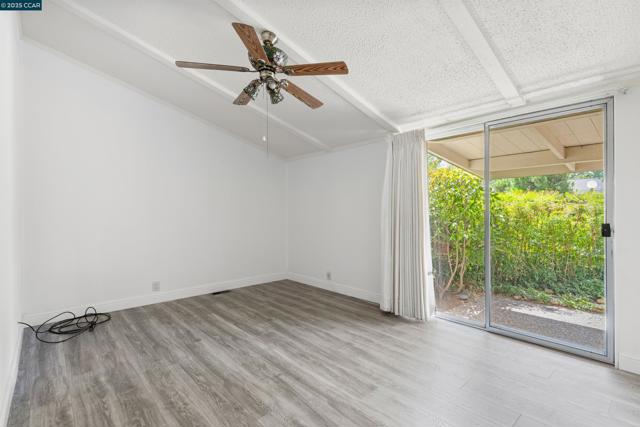 1201 Monument Blvd, Concord CA: https://media.crmls.org/mediaz/f130c66d-723d-4a16-97b3-da2e0254873d.jpg