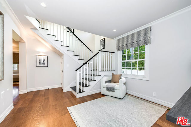 10445 Valley Spring Lane, Toluca Lake CA: https://media.crmls.org/mediaz/f1317558-79c6-40d2-9a5e-f774fa35323b.jpg