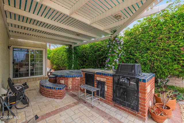 18128 Sandringham Court, Porter Ranch CA: https://media.crmls.org/mediaz/f131b748-73db-4008-946a-0a47a25eed26.jpg
