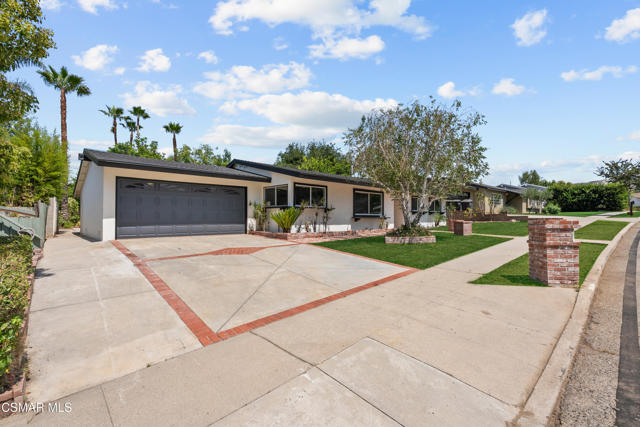 3167 Waco Avenue, Simi Valley CA: https://media.crmls.org/mediaz/f13217ca-2846-4b43-86f3-a6f4b1a75421.jpg